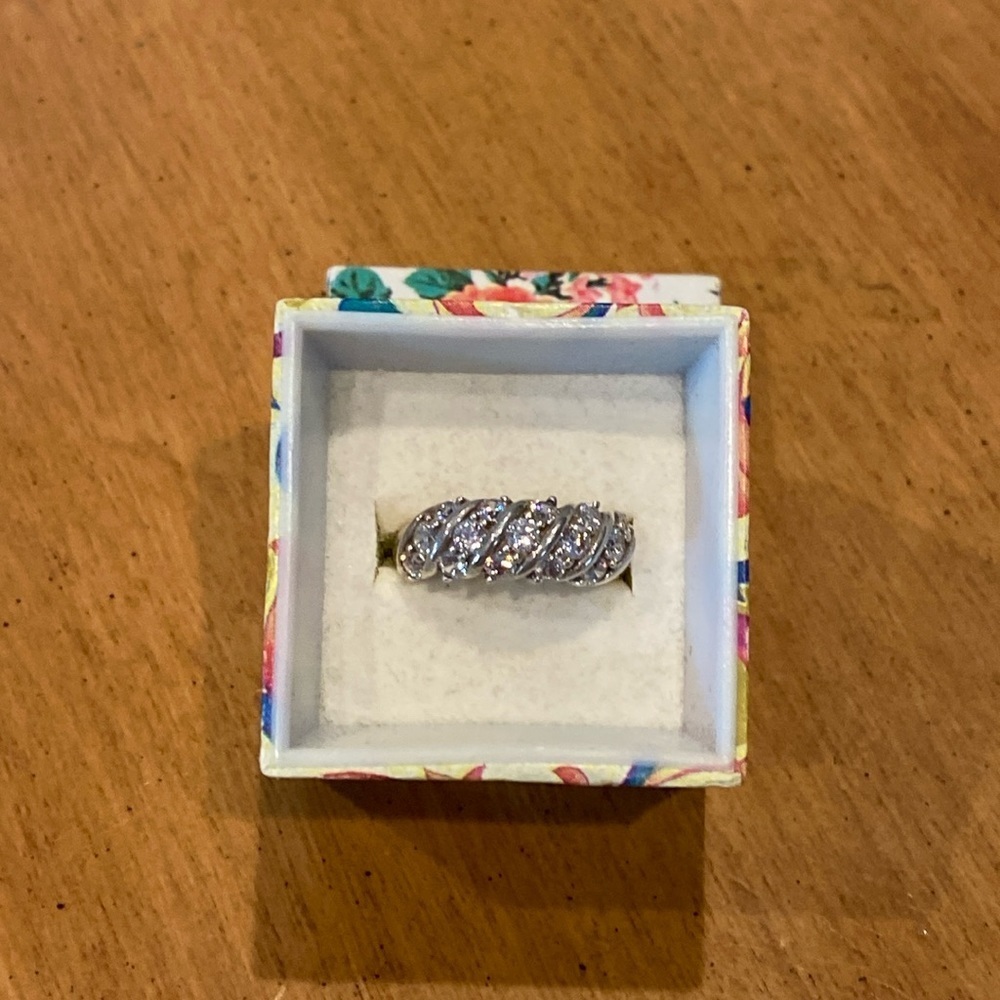 Elegant Silver Women's Ring